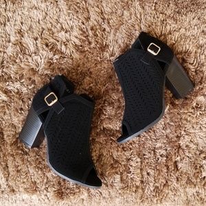 🌼SALE🌼Top Moda Heeled Bootie size 8